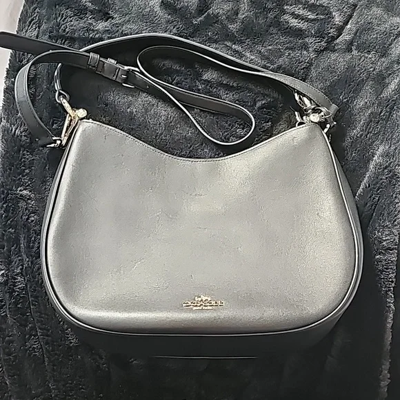 Coach Shoulder Bag - Picture 2 of 11